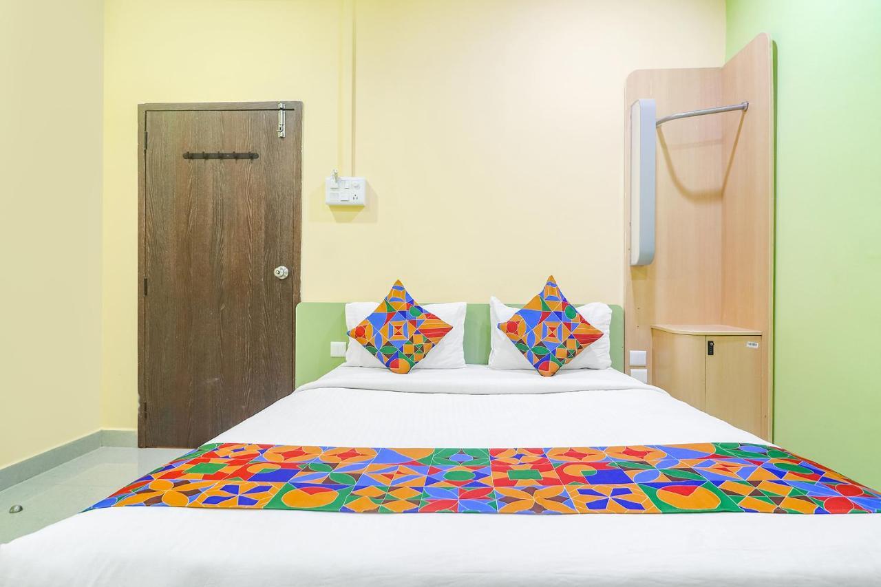 Fabexpress Airport Stay Inn - Nr Hyderabad International Airport, Shamshabad Bagian luar foto