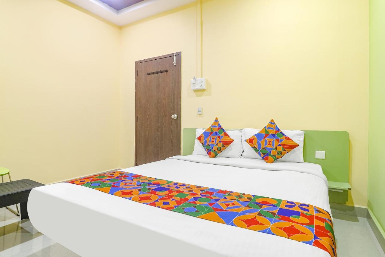 Fabexpress Airport Stay Inn - Nr Hyderabad International Airport, Shamshabad Bagian luar foto