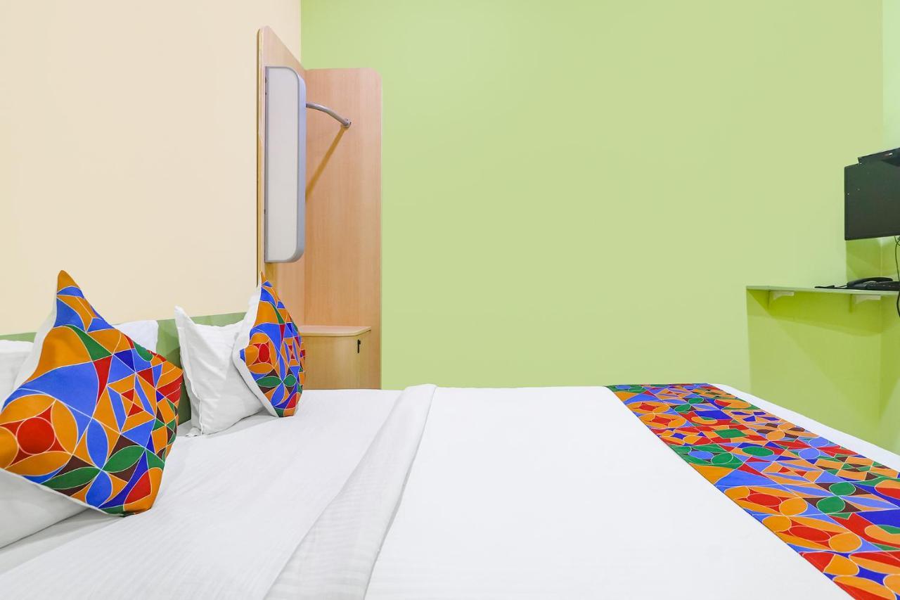 Fabexpress Airport Stay Inn - Nr Hyderabad International Airport, Shamshabad Bagian luar foto
