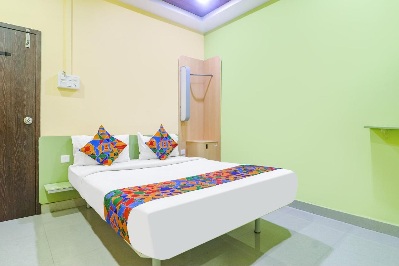 Fabexpress Airport Stay Inn - Nr Hyderabad International Airport, Shamshabad Bagian luar foto