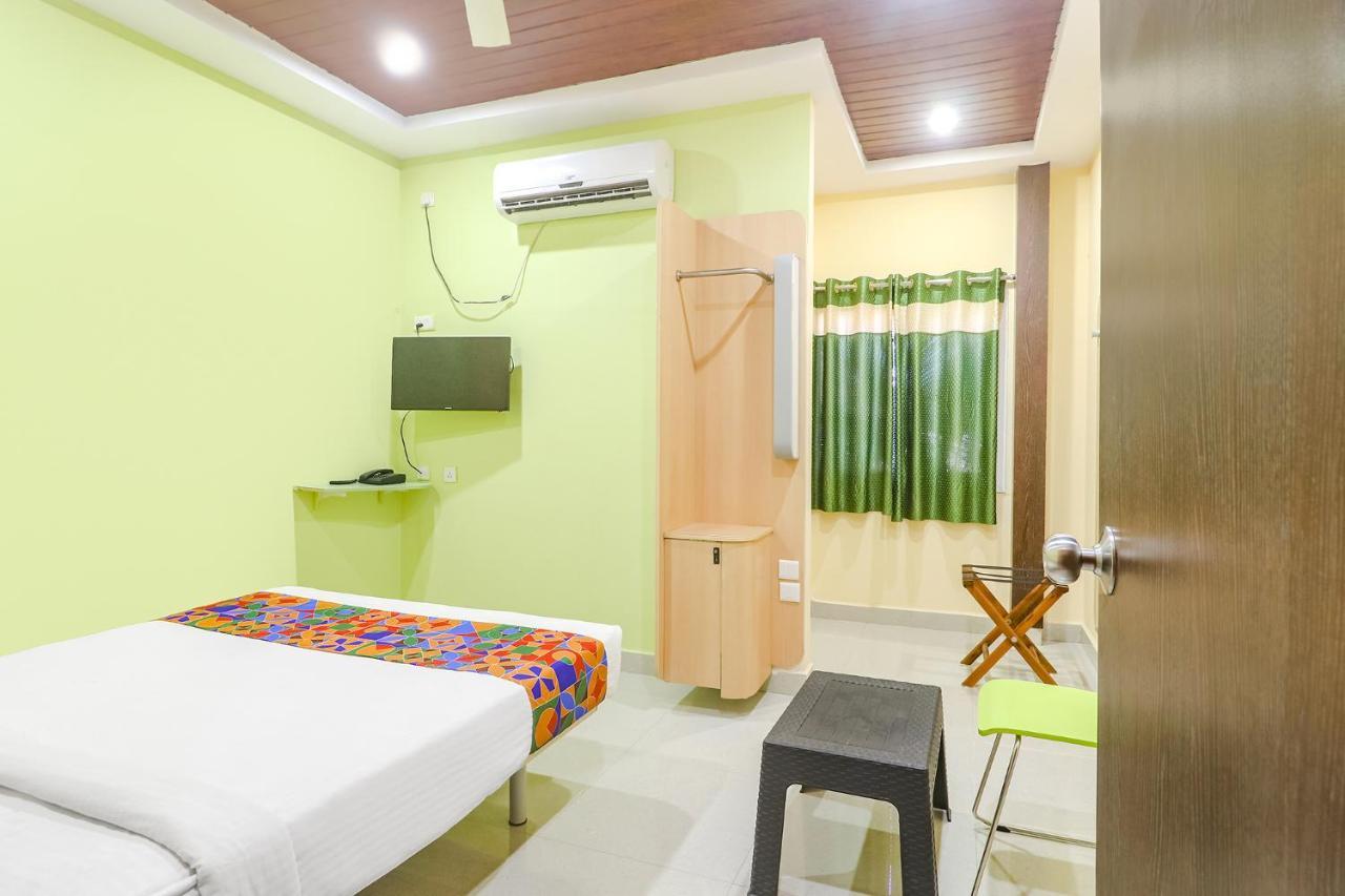Fabexpress Airport Stay Inn - Nr Hyderabad International Airport, Shamshabad Bagian luar foto
